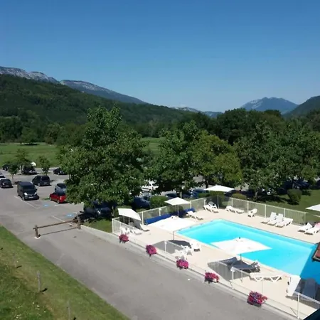 The Fee Close To The Golf Course And 5 Minutes From The *